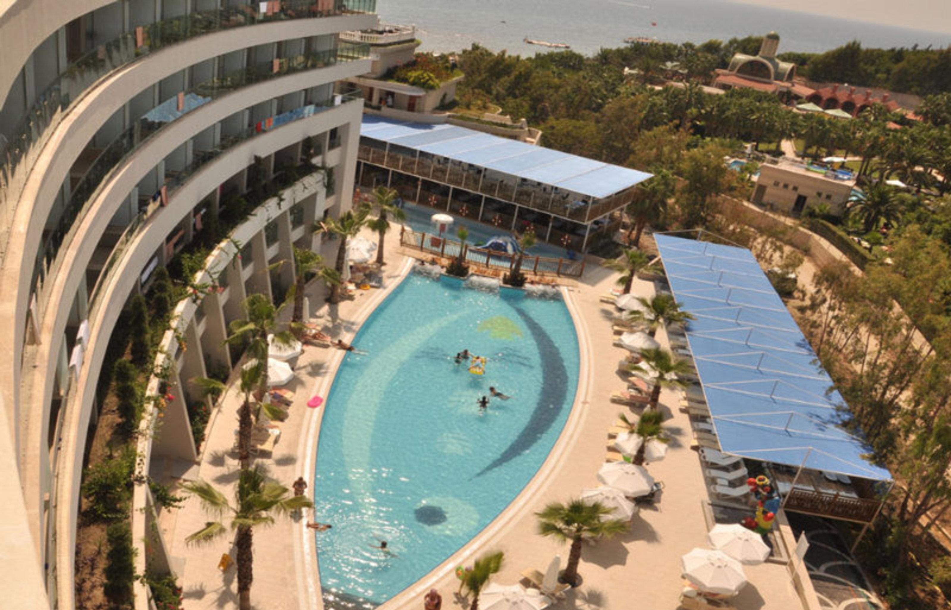 Sunrise Queen Luxury Hotel Side Exterior photo