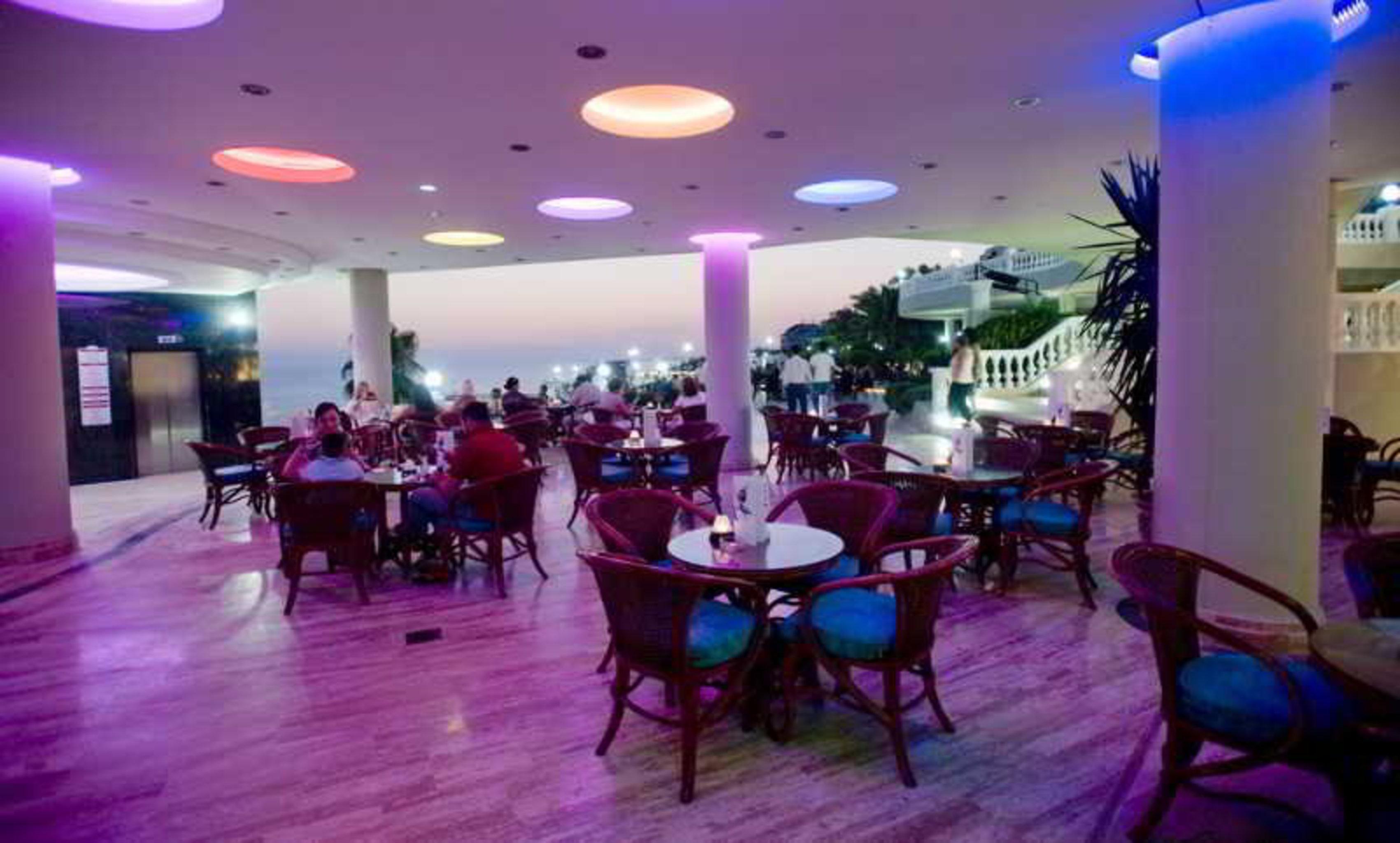 Sunrise Queen Luxury Hotel Side Exterior photo