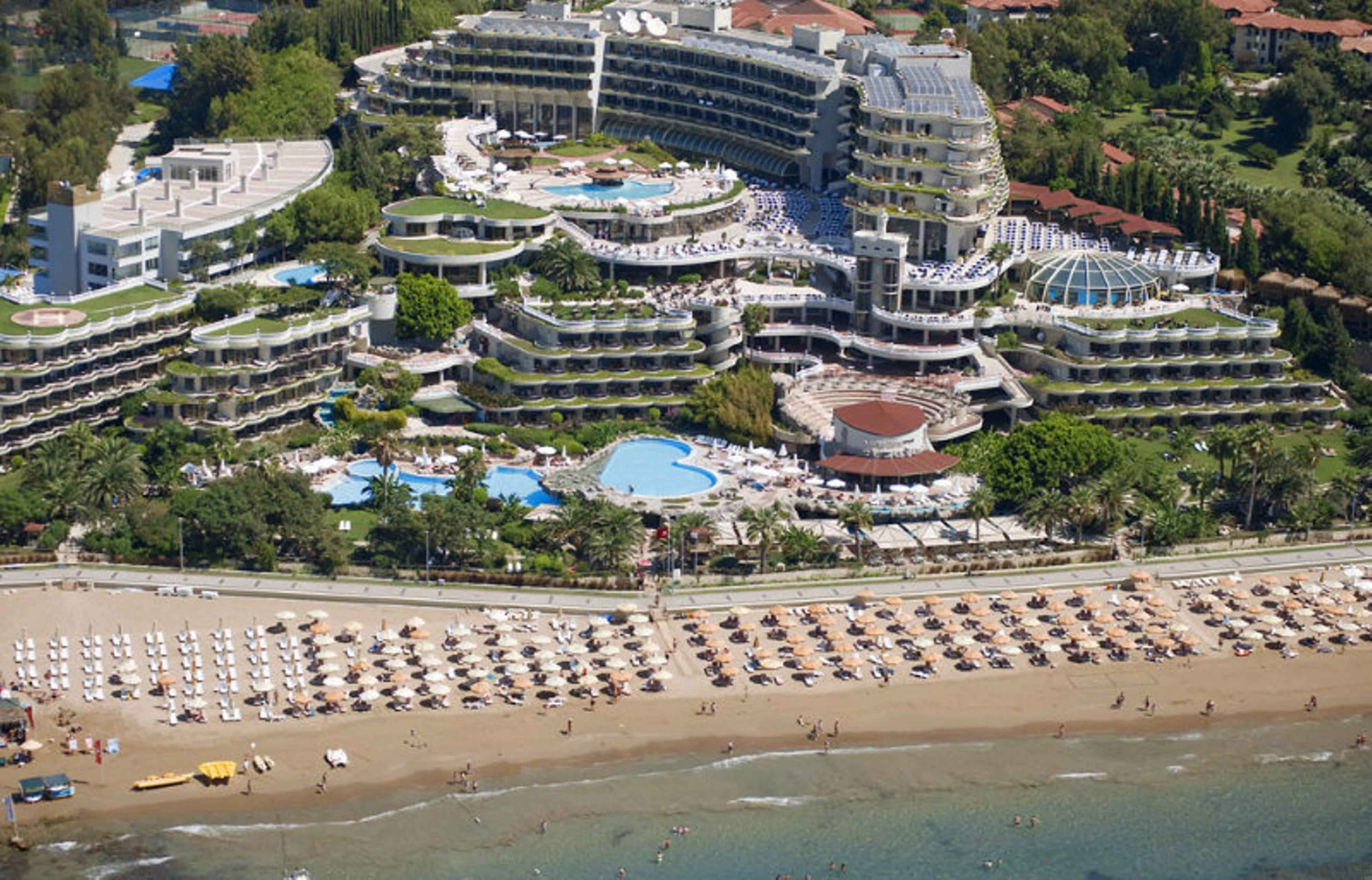 Sunrise Queen Luxury Hotel Side Exterior photo