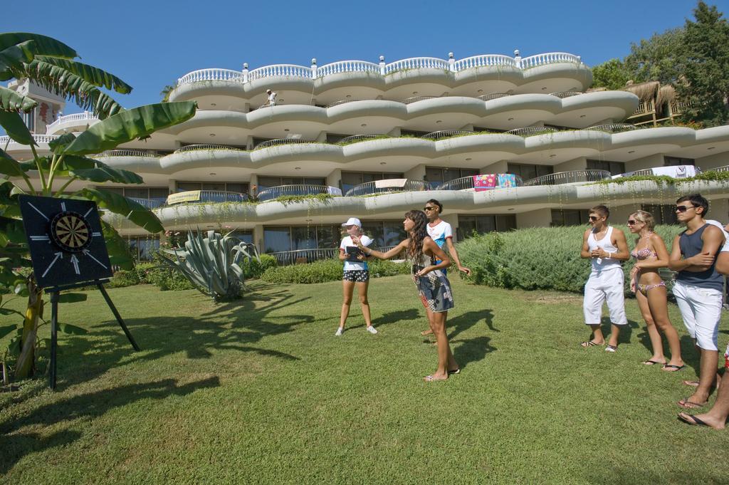 Sunrise Queen Luxury Hotel Side Exterior photo