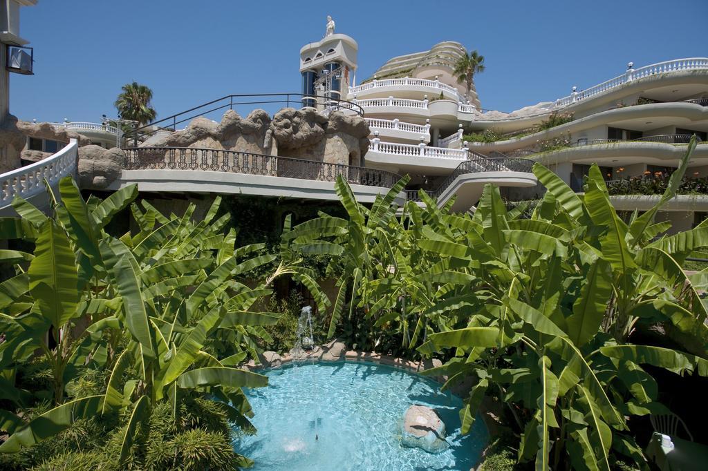 Sunrise Queen Luxury Hotel Side Exterior photo