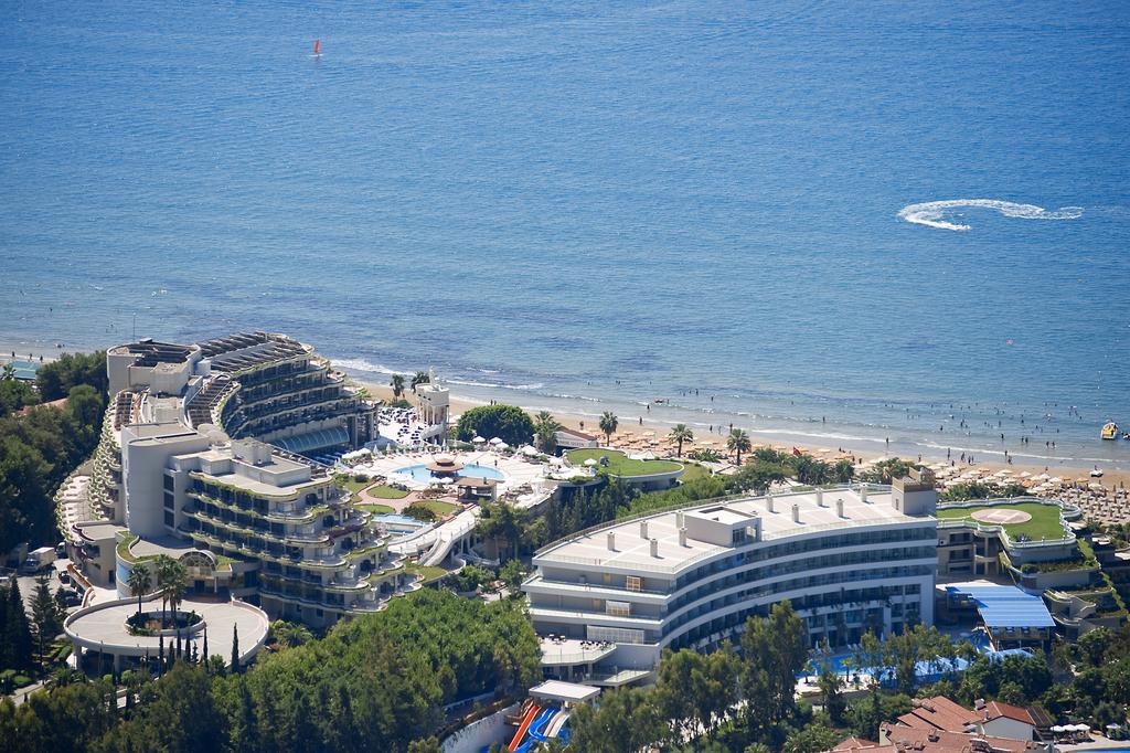 Sunrise Queen Luxury Hotel Side Exterior photo